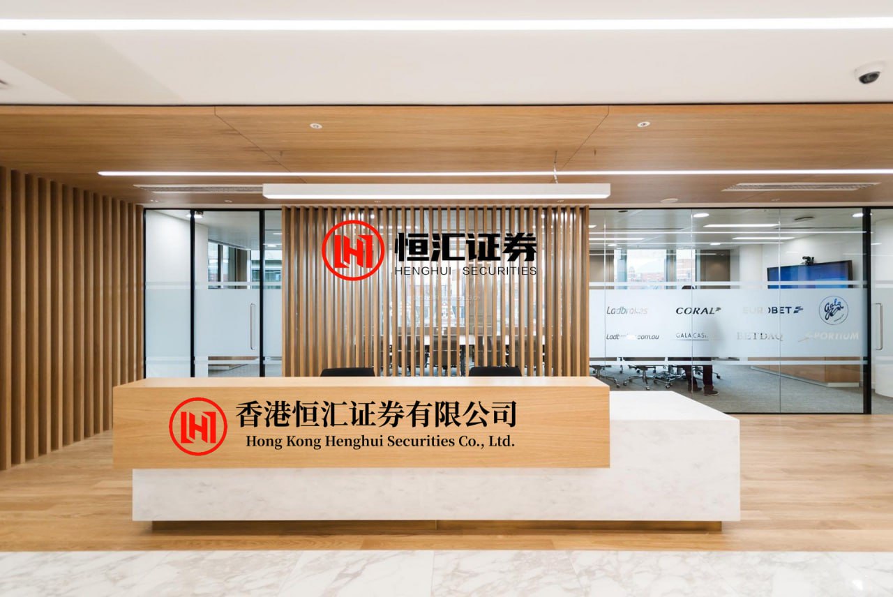 震烨配资平台 刮痧、葫芦灸......外国学子在日照沉浸式体验中医护理